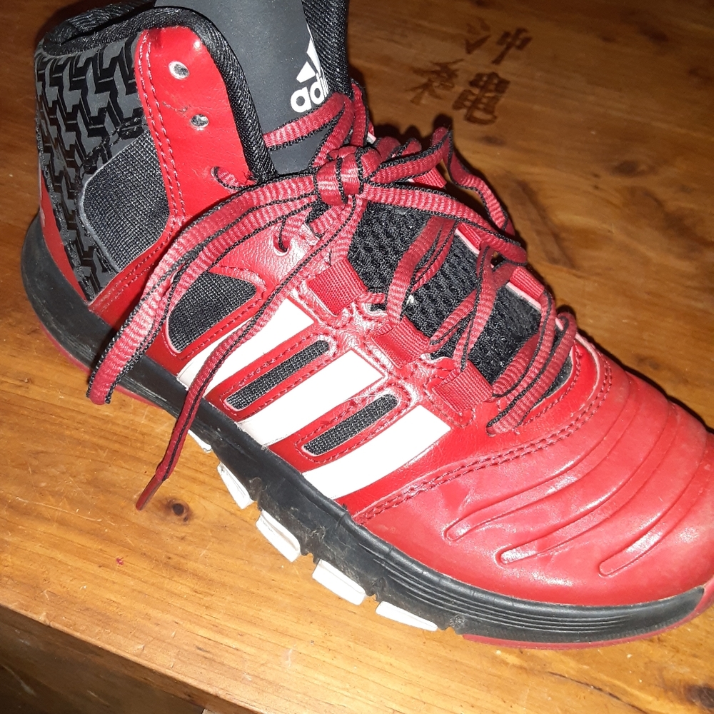 Boys Adidas 3.5 Basketball shoes